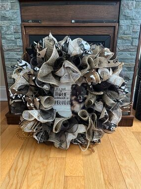 Pomeranian Burlap Decorative Wreath in Black & Brown